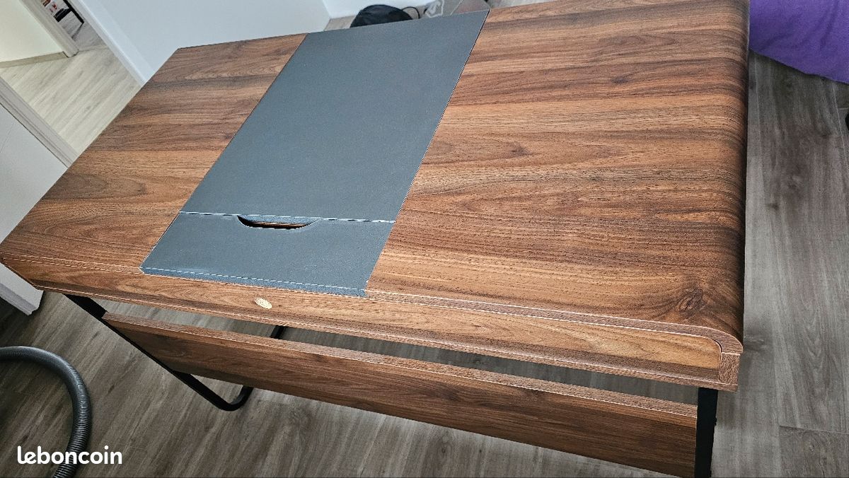 Bureau avec plateau coulissant (image 4)
