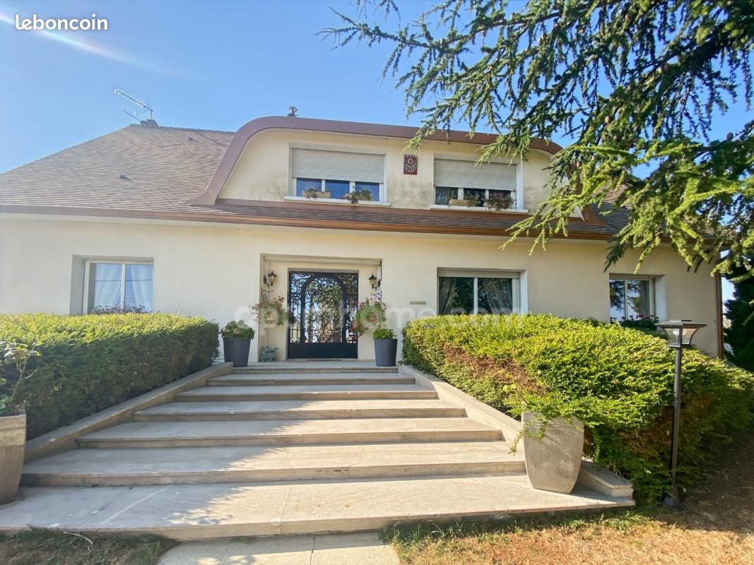 Maison 8 pièces 280 m² · à Chivres-en-Laonnois · 280 m² · 470 000 €