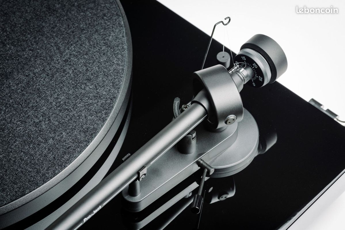 PRO-JECT Debut III REFERENCE - platine vinyle audiophile (image 4)