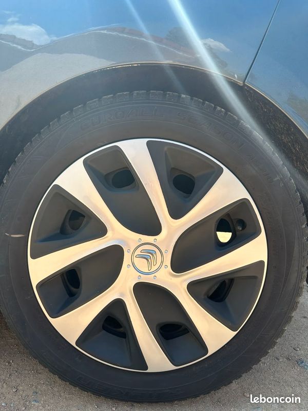 CITROEN DS3 1.2 82ch - 2014 - 142 000 km - Distribution OK - Suivi Citroën (image 20)