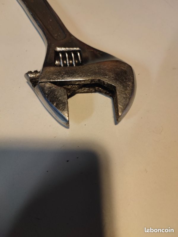 Clef a molette sans marque (image 4)