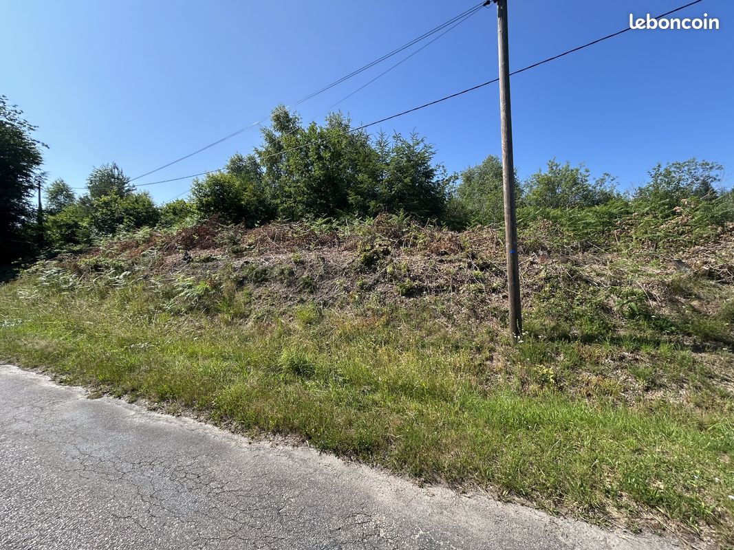 Terrain 3371 m² · à Gimel-les-Cascades · 3 371 m² · 29 700 €