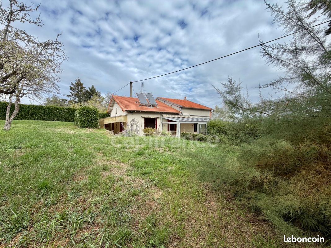 Maison 3 pièces 75 m² · à La Pacaudière · 75 m² · 65 000 €