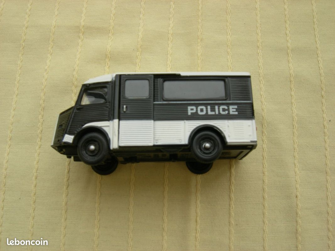 Véhicule Citroën Type H Norev Police miniature (image 2)