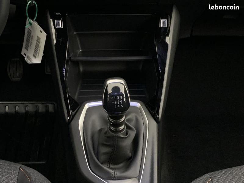 PEUGEOT 2008 100 ch BVM6 STYLE (image 16)