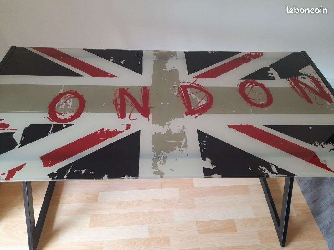 Bureau Londres et chaise (image 1)