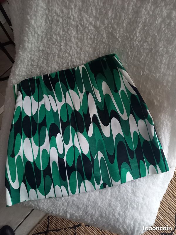 Jupe Zara élastiquée et boutonnée en viscose millefleur | Belgique
