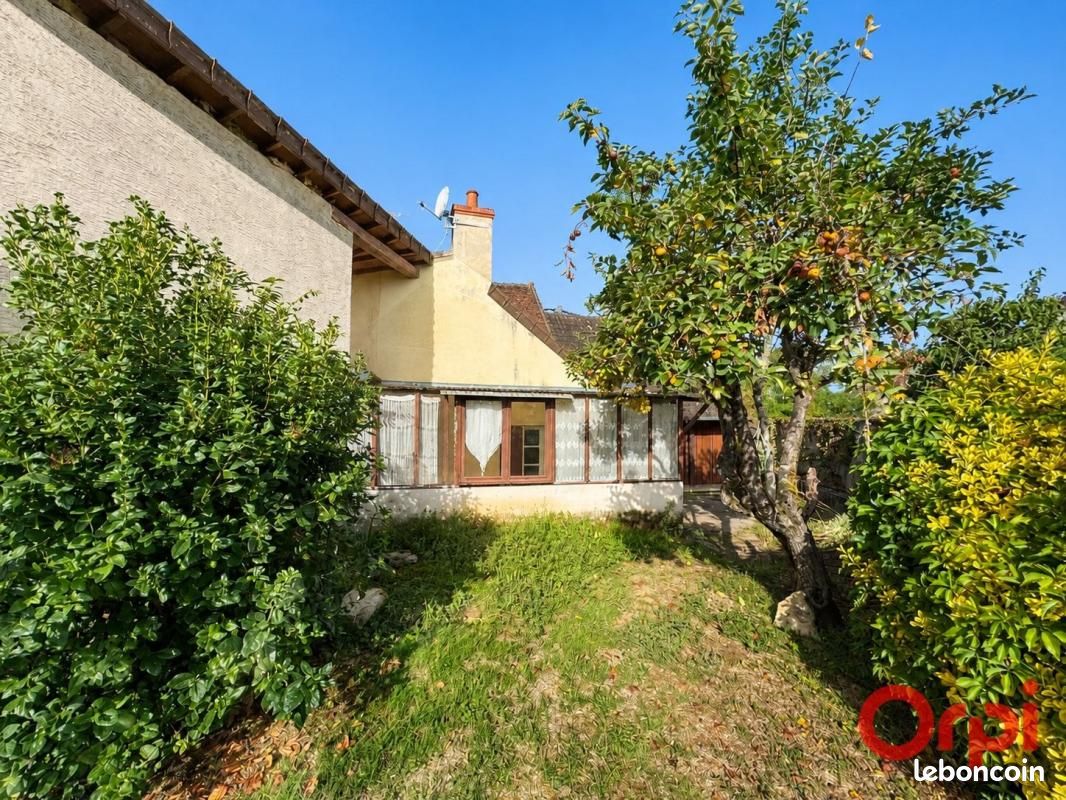 Maison 3 pièces 100 m² · à Ainay-le-Château · 100 m² · 70 000 €