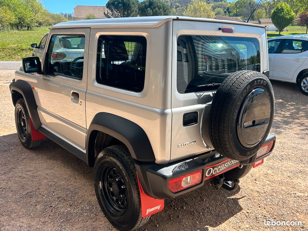 Jimny 4x4 1.5 vvt 102 privilege attelage du 12/2023 garantie constructeur 12000 kms reels (image 6)
