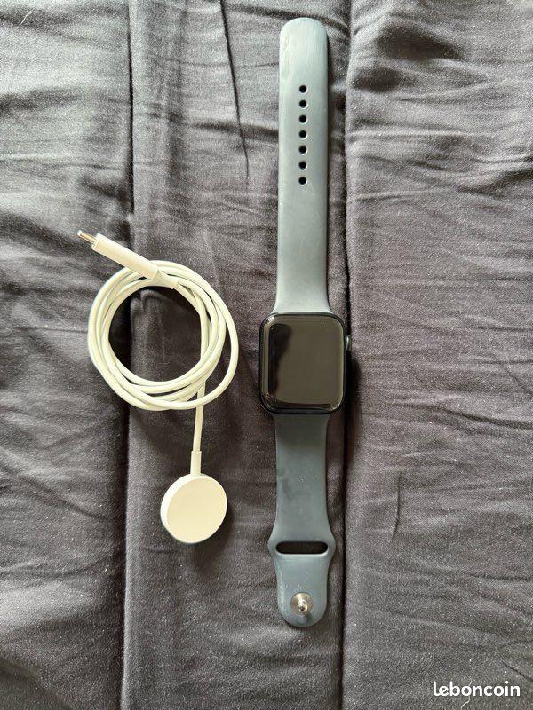 Apple Watch SE (2nd gen, GPS) – 44mm – Neuve Accessoires