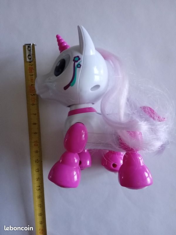 Petite licorne articulée et interactive (image 4)