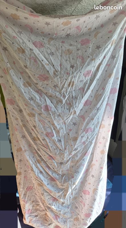 Drap-housse de lit coloré rose motif étoile + housse d'oreiller blanc (image 1)
