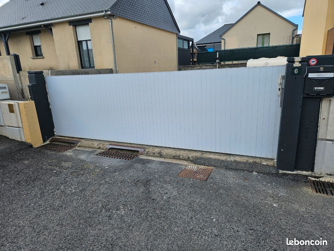 Portail pvc (image 1)
