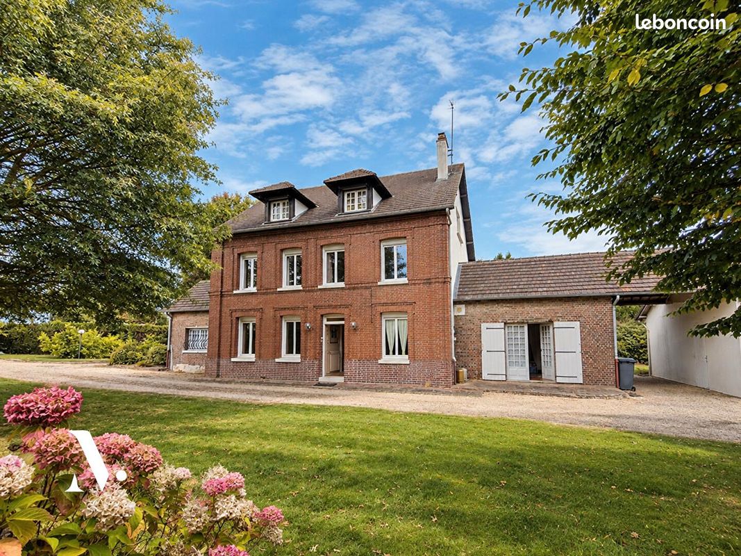 Maison 9 pièces 219 m² · à Bois-Guillaume · 219 m² · 645 000 €