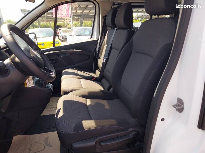 Renault Trafic COMBI L1 dCi 150 Energy S&S Zen (image 10)