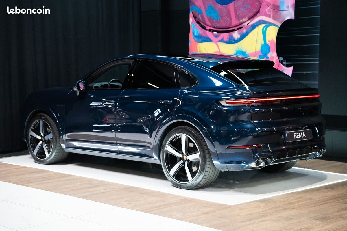 PORSCHE CAYENNE III (2) COUPE 3.0 V6 E-HYBRID 470cv | Malus payé | Black Edition | Toit pano | Matrix LED | BOSE | (image 6)