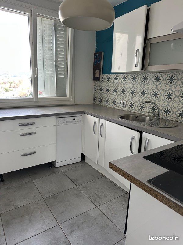 Appartement 5 pièces 76 m² · à Grenoble · 76 m² · 138 000 €