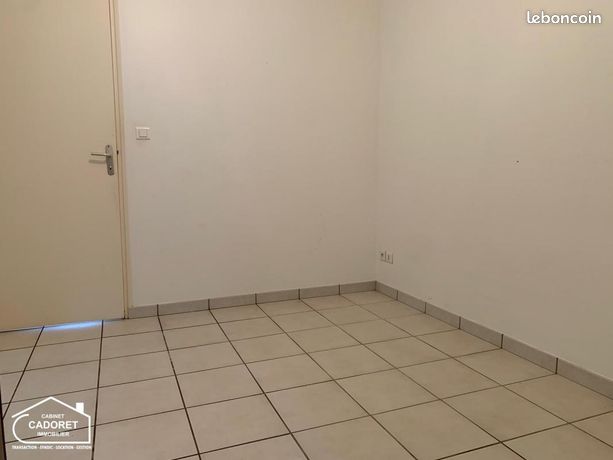 https://img.leboncoin.fr/api/v1/lbcpb1/images/8a/56/2d/8a562d94ebed2a293dcd5481e53146abf3951161.jpg?rule=ad-image