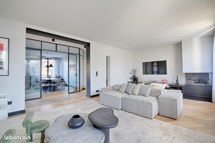 Maison 8 pièces 212 m²