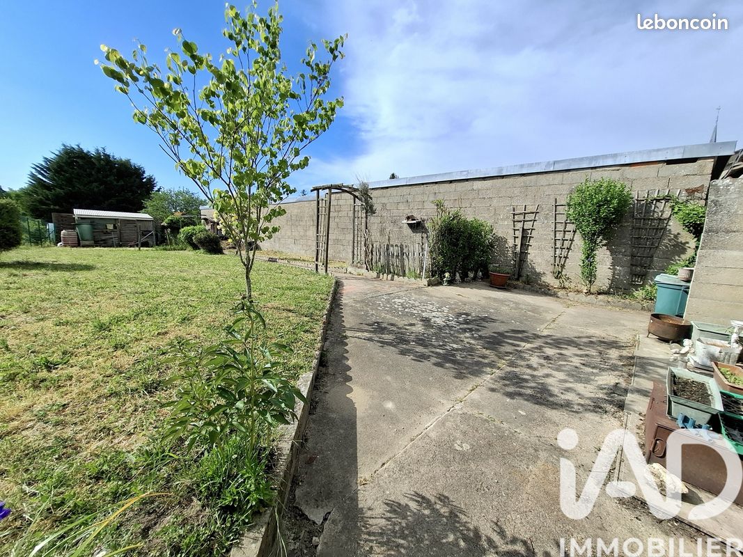 Maison 3 pièces 83 m² · à Chevillé · 83 m² · 69 500 €