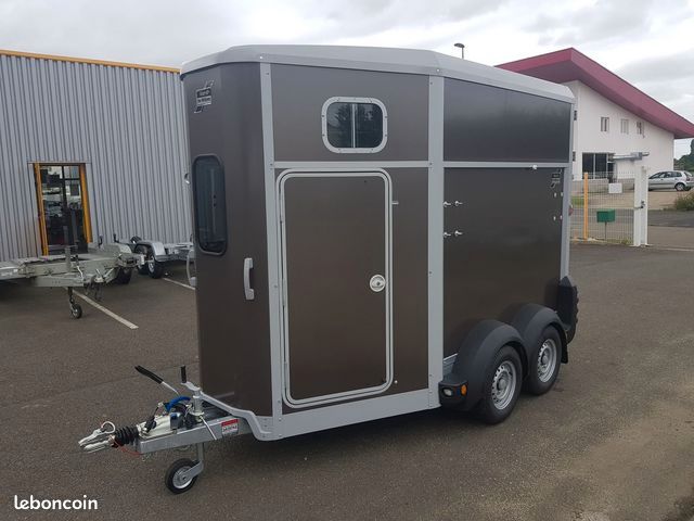 Van ifor williams HB 506 en 2 places chevaux disponible (image 1)