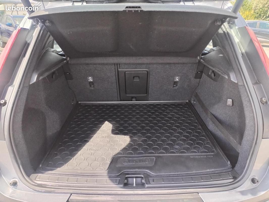 Volvo XC40 D3 150 MOMENTUM GEARTRONIC 8 (image 10)