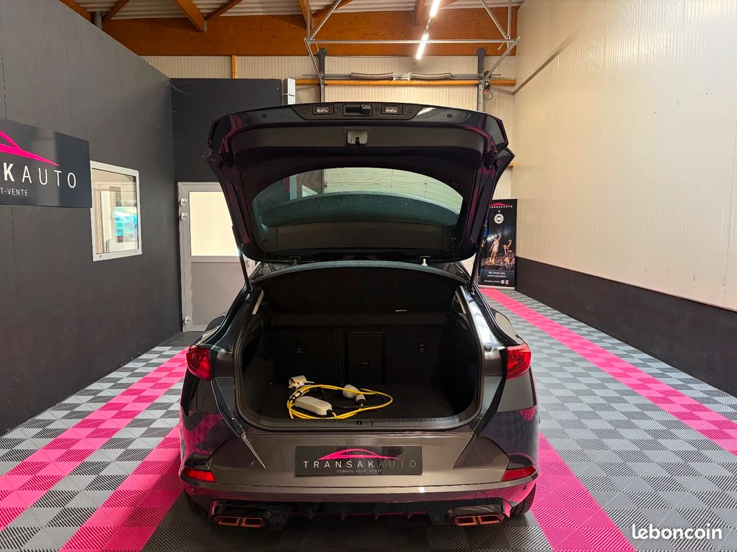 CUPRA FORMENTOR 1.4 e-HYBRID 204 ch DSG6 V / Caméra 360 / Volant chauffant (image 9)