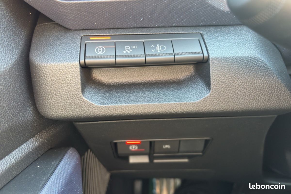 Dacia bigster HYBRID-G 150 4X4 EXPRESSION + -1% (image 14)