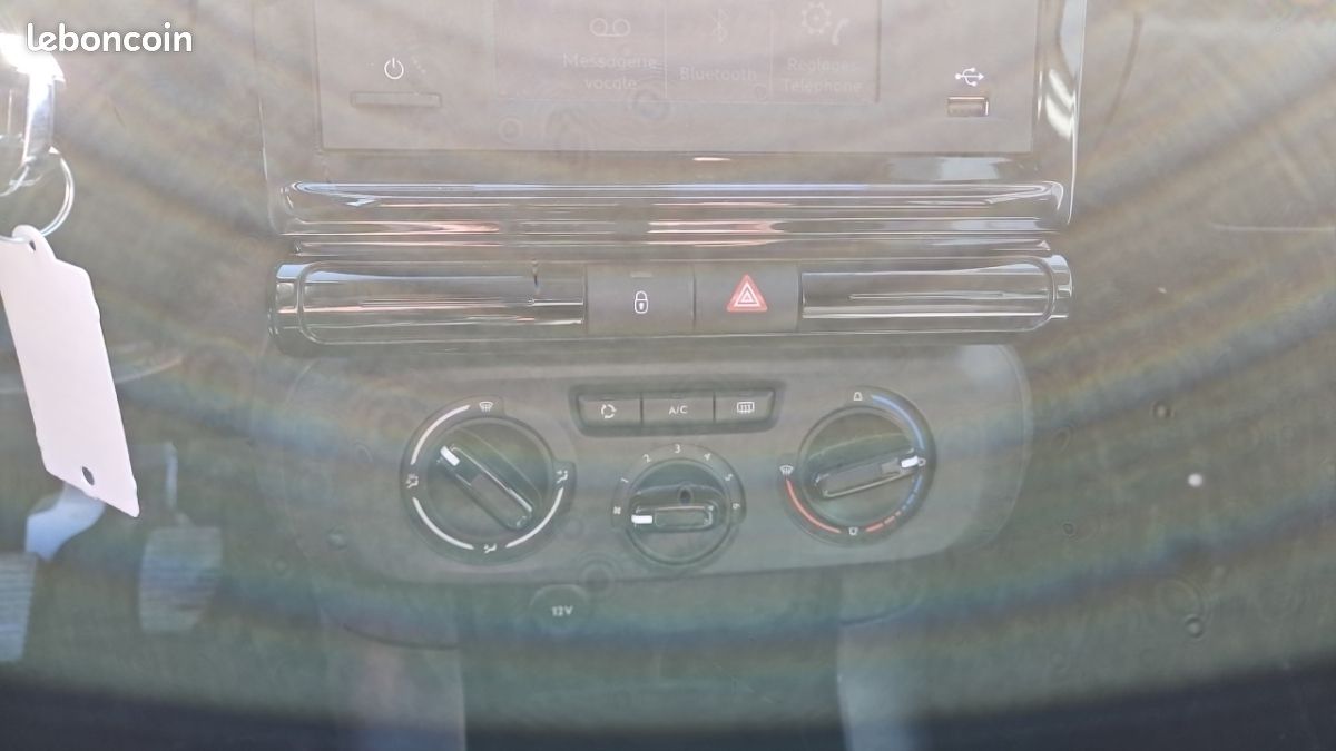 Citroën C3 SOCIETE BLUEHDI 100 SS BVM6 FEEL (image 25)