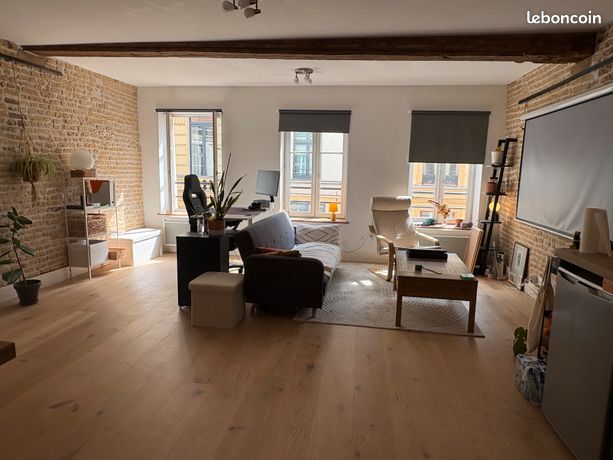 Dans une rue réputée du Vieux Lille, T2 libre à partir du 2 septembre.e — 2