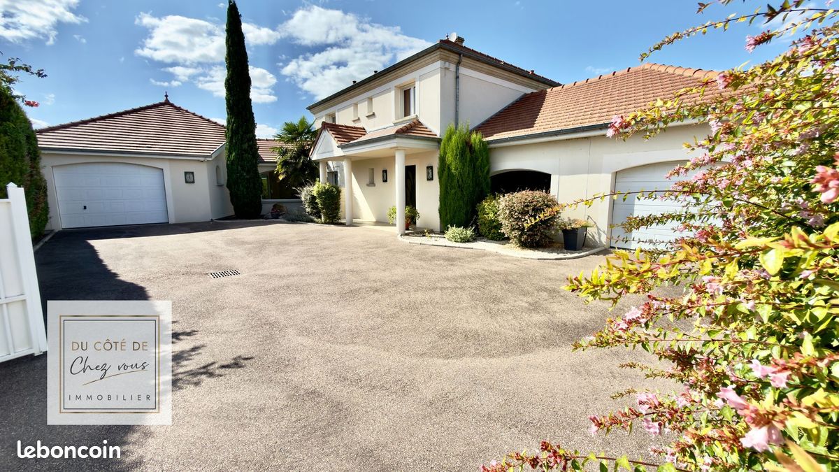 Propriété 8 pièces 260 m² (image 20)