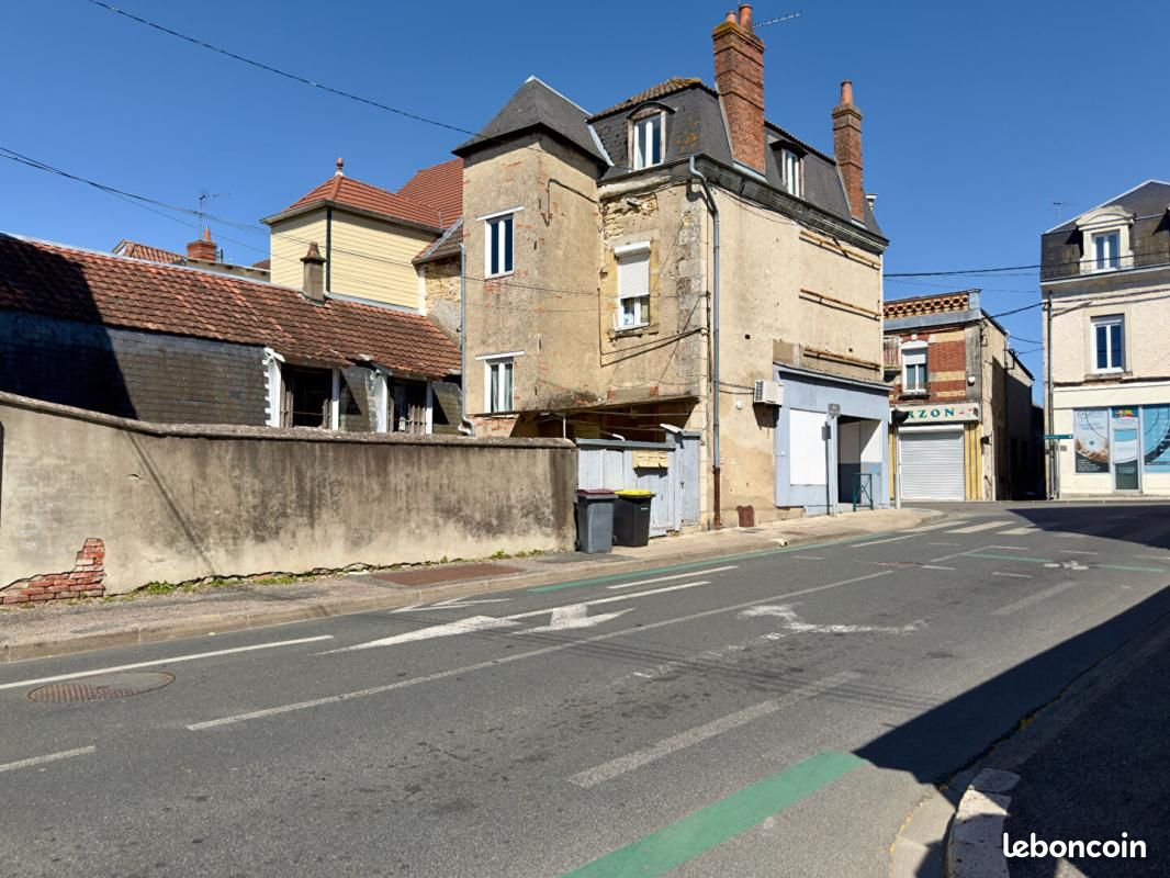 Immeuble 7 pièces 169 m² · à Vierzon · 169 m² · 87 000 €
