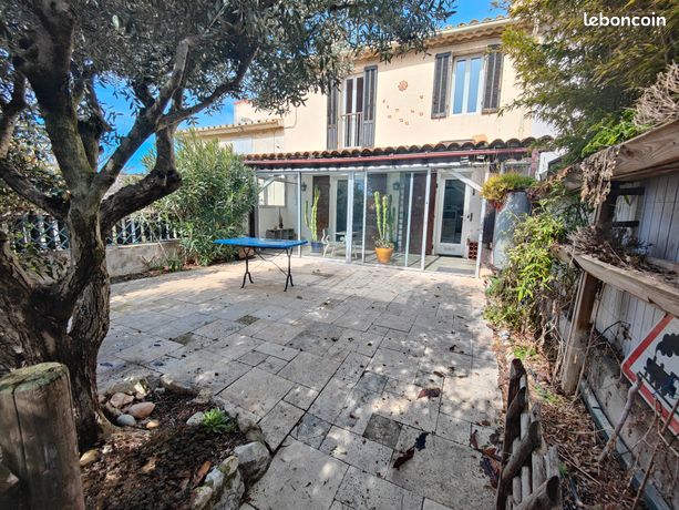 Maison T4/T5 316000 les cadeneaux