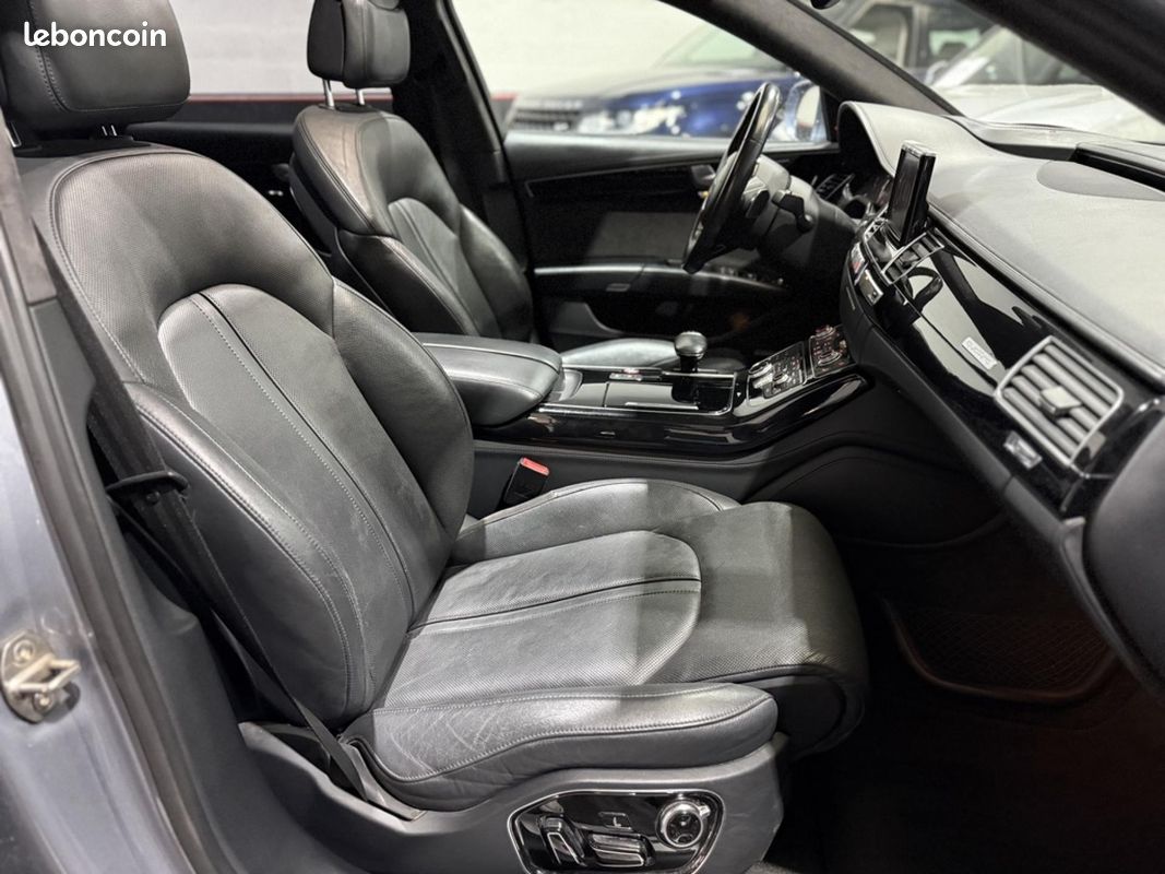 AUDI S8 PLUS 4.0 V8 TFSI 605 QUATTRO TIPTRONIC BVA - Toit ouvrant & Céramiques (image 19)