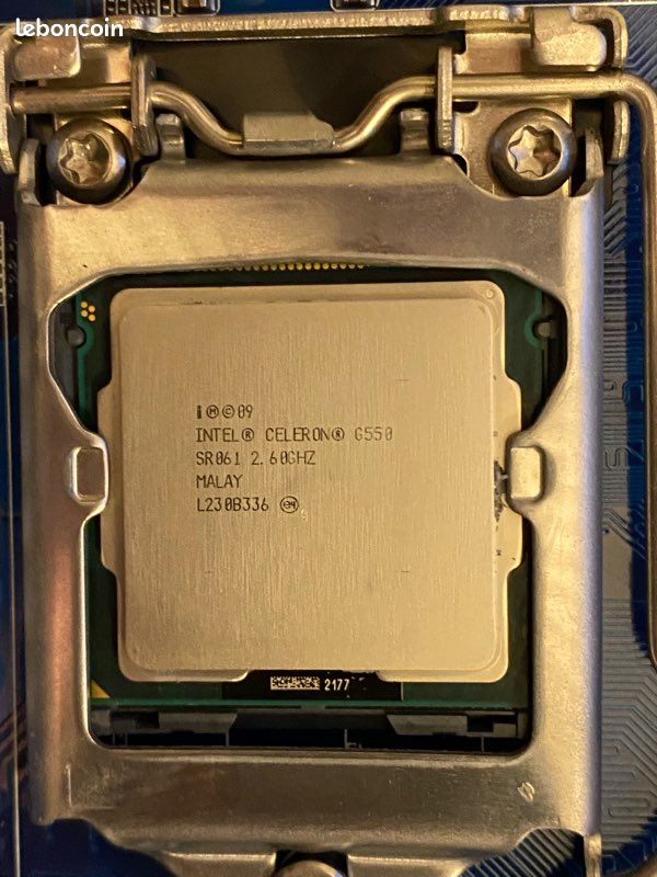 Carte Mère Gigabyte GA-8IDXI D'occasion - Avec Slot ISA Pour Usage Industriel Ou Rétro