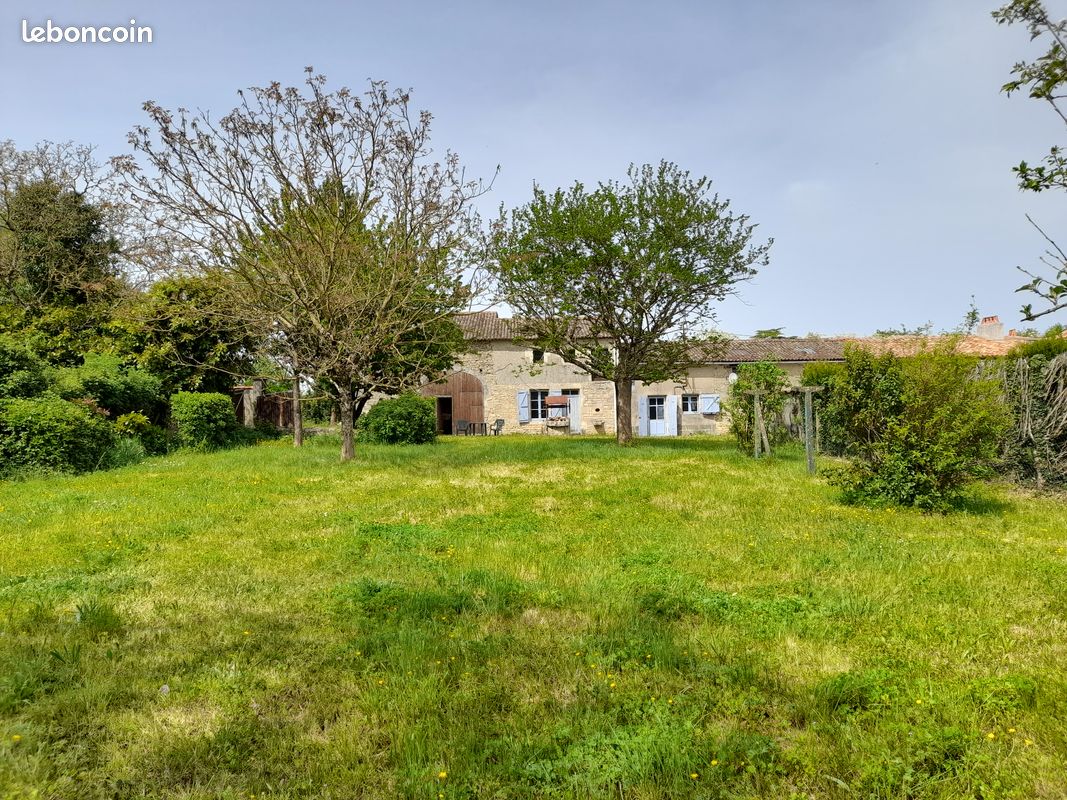 Maison 3 pièces 130 m² · à Ruffec · 130 m² · 90 000 €