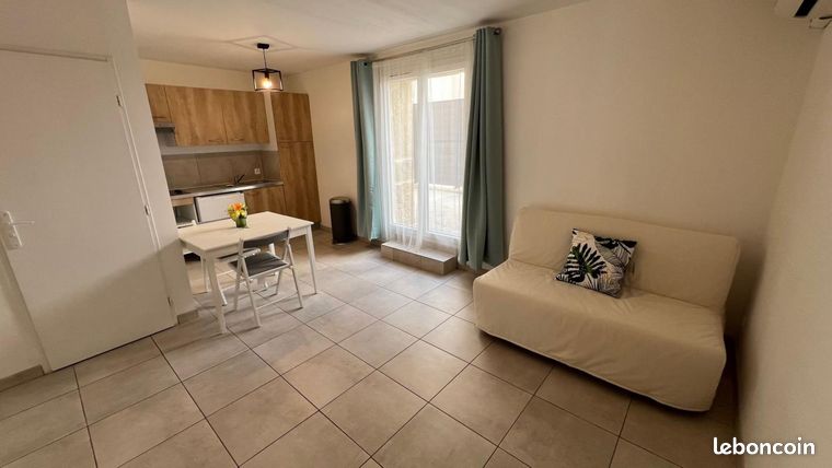 Studio 1 pièce 27 m²