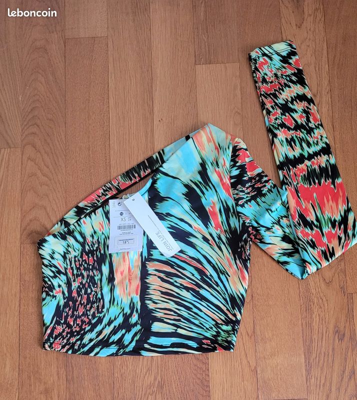 T-shirt court asymétrique neuf (image 1)