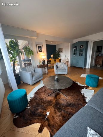 Grand appartement familial 5 pièces dernier étage dans une résidence avec piscine