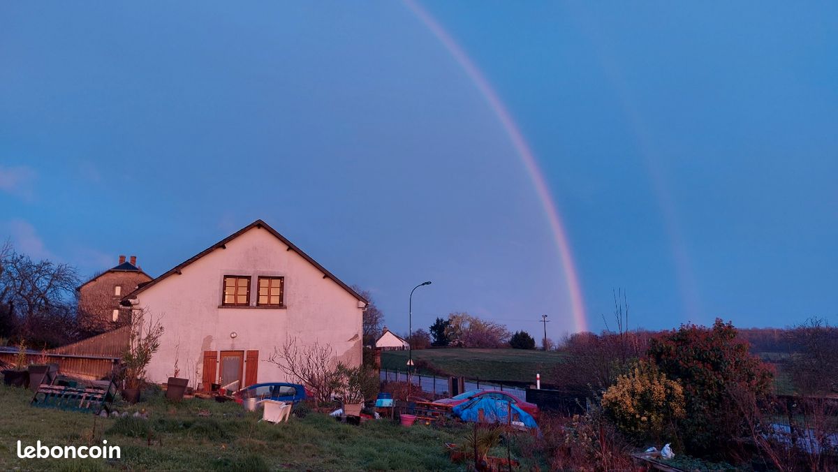 Maison 8 pièces 164 m² · à Charrin · 164 m² · 158 500 €