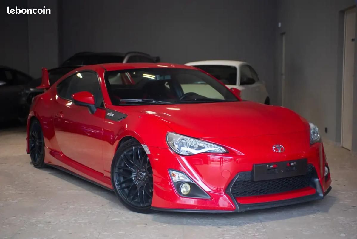 Toyota GT86 2.0 Aerokit | 200 ch BVM Kit carrosserie Aileron arrière Jantes alliage Écran multimédia (image 1)
