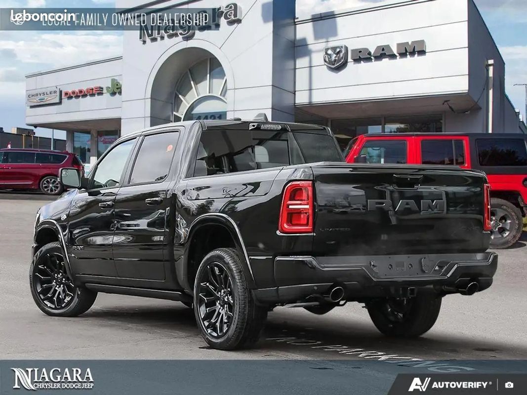 Dodge RAM 1500 Limited 5.7 HEMI V8 4x4 Crew Cab – Night Edition – Neuf 2026 - TVA récupérable (image 6)