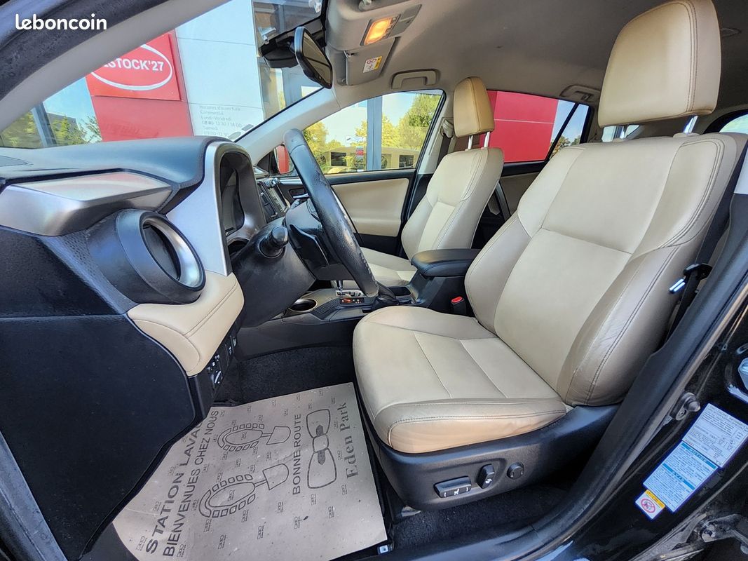 TOYOTA RAV4 150 D-CAT AWD FAP Lounge A (image 15)
