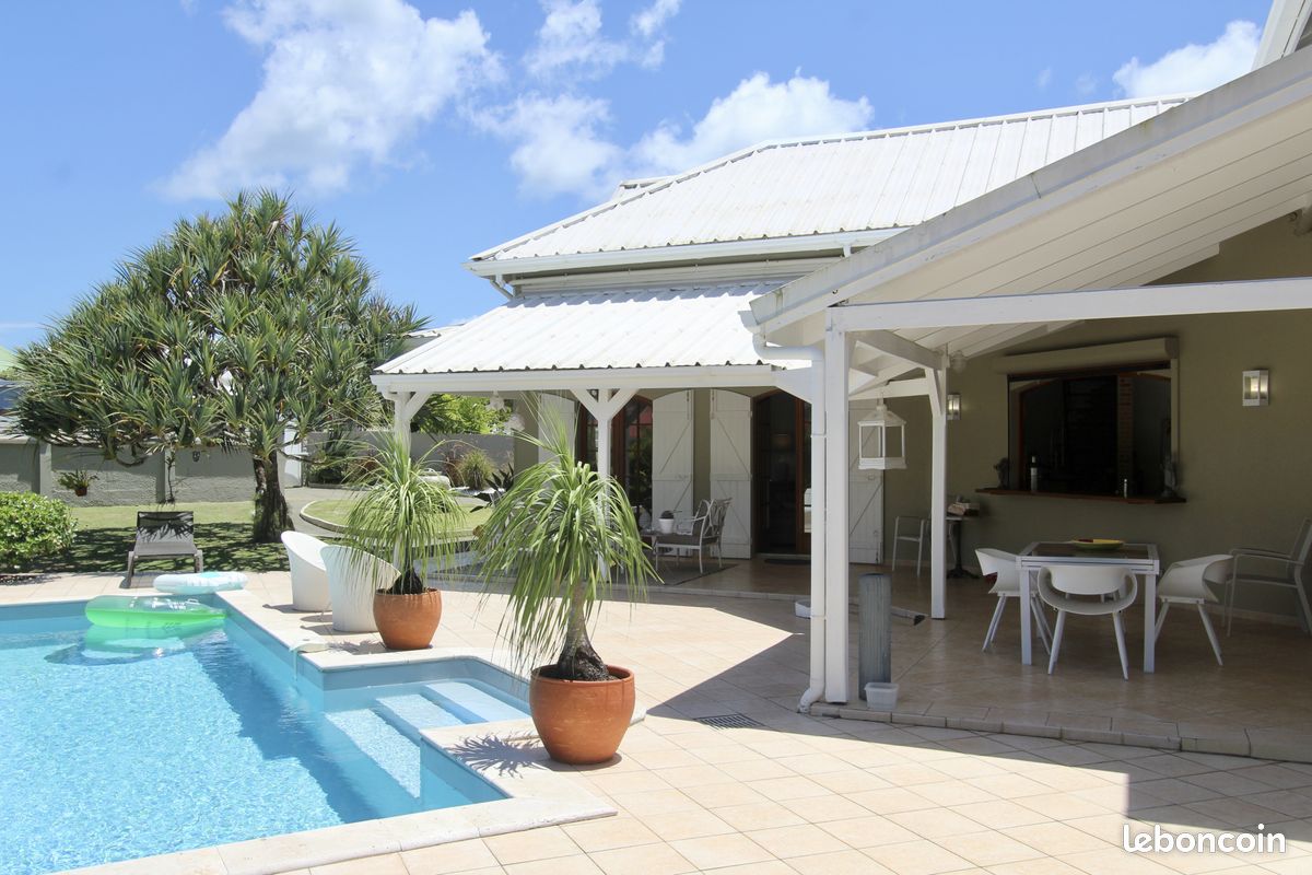 Maison 5 pièces 231 m² · à Baie-Mahault · 231 m² · 690 000 €