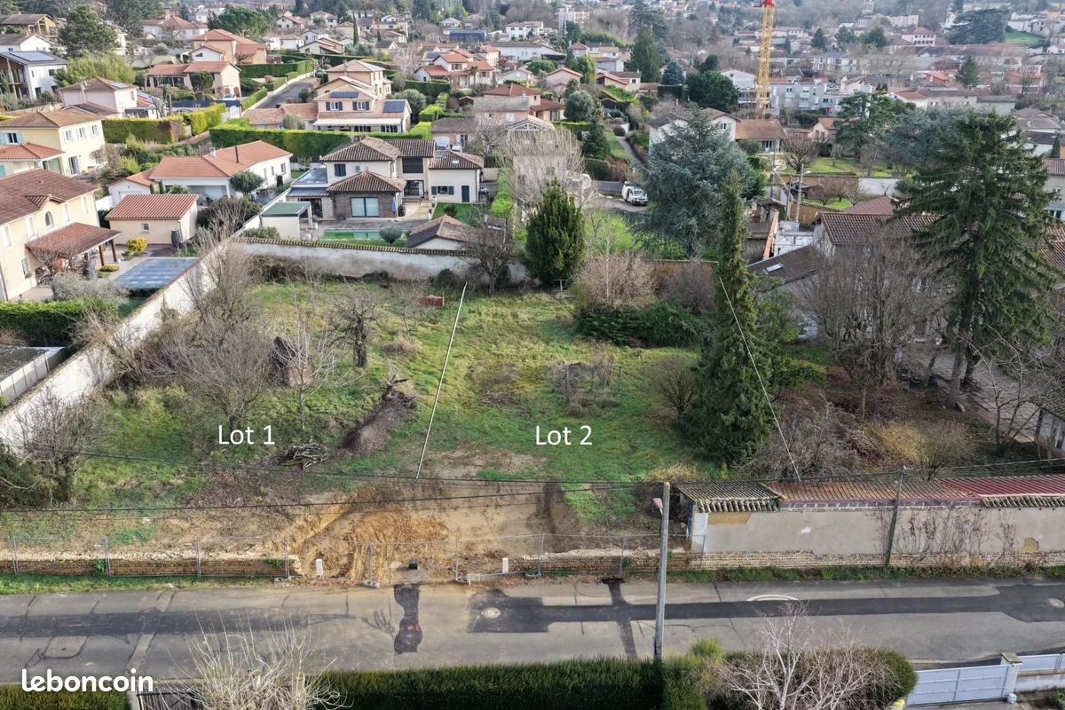 Terrain 757 m² · à Genay · 757 m² · 270 000 €