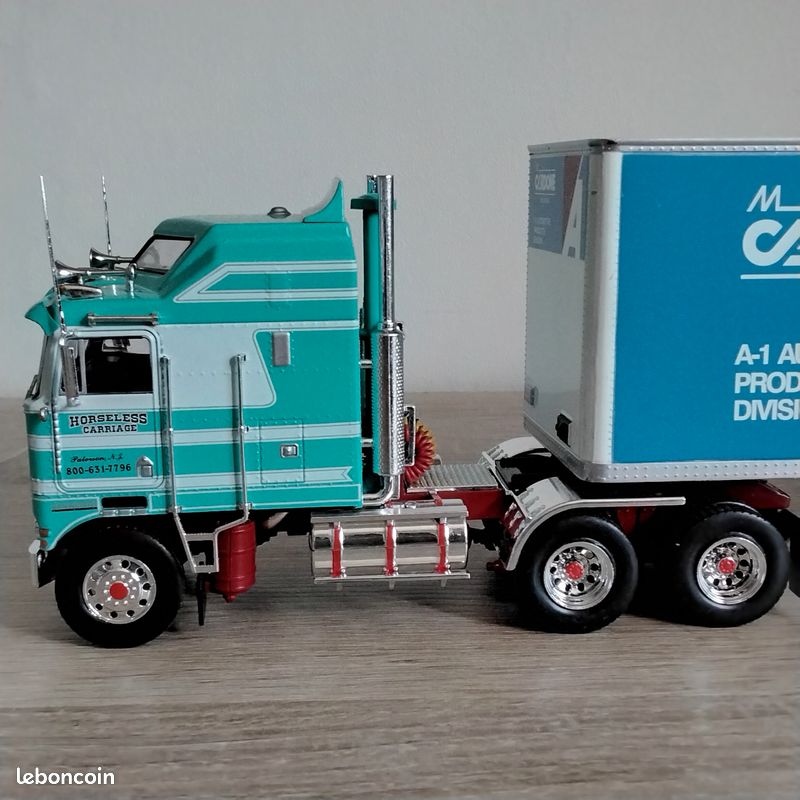 REMORQUE VINTAGE 1981 boîte d'allumettes Kenworth semi et lit bas avec bateau EUR 111,28