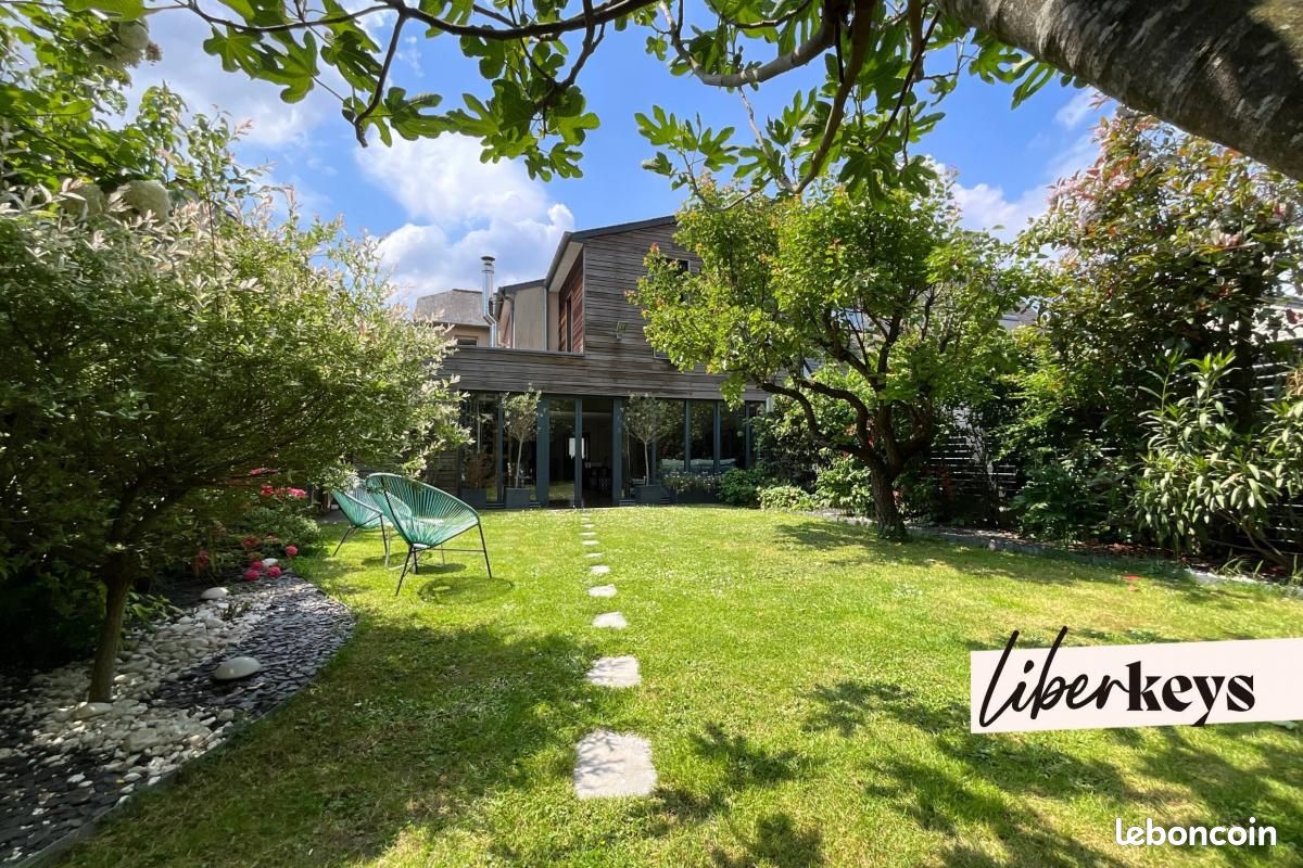 Maison atypique années 30 avec jardin champêtre