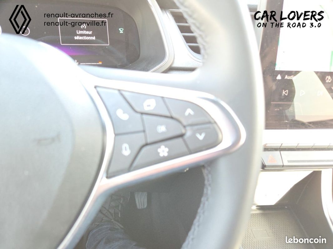 RENAULT Captur TCe 90 ch Techno (image 16)