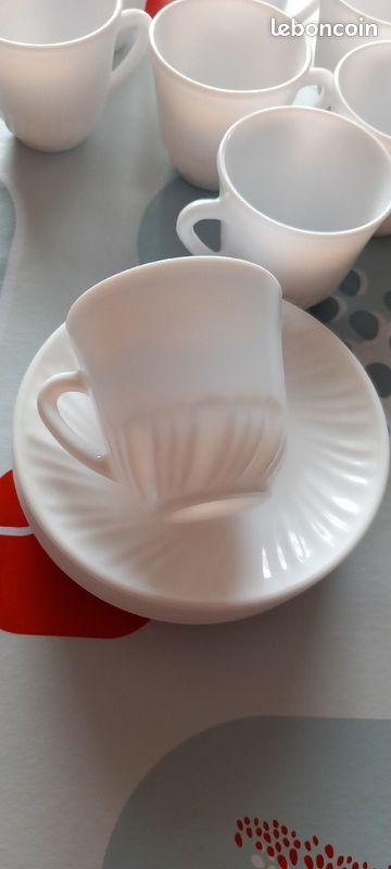 Tasses et soucoupes Arcopal France année 80 (image 2)