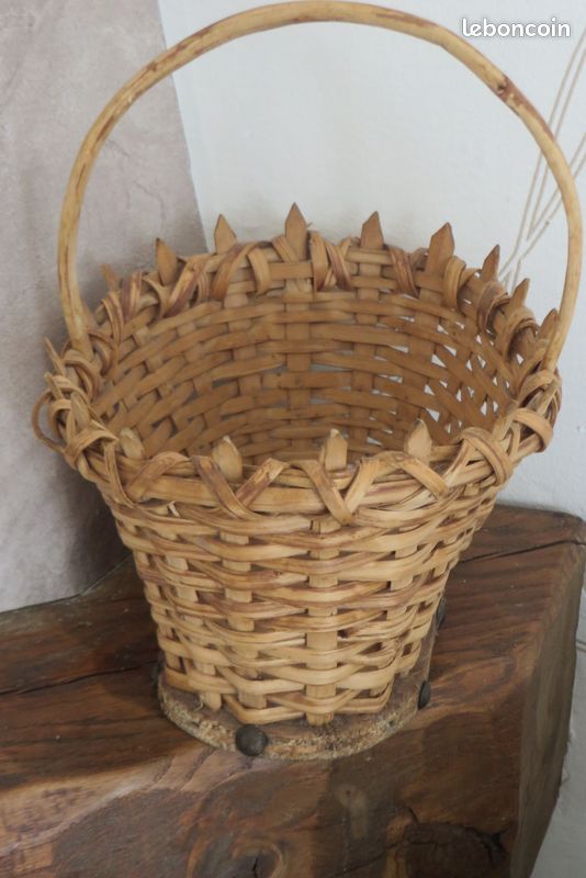 Petit panier ancien d'enfant en osier et bois (image 4)